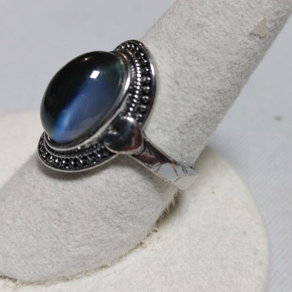 Mood Ring Silver Alloy Band Size 7 Oval Color Changing Gemstone Heart Accent - Picture 3 of 8